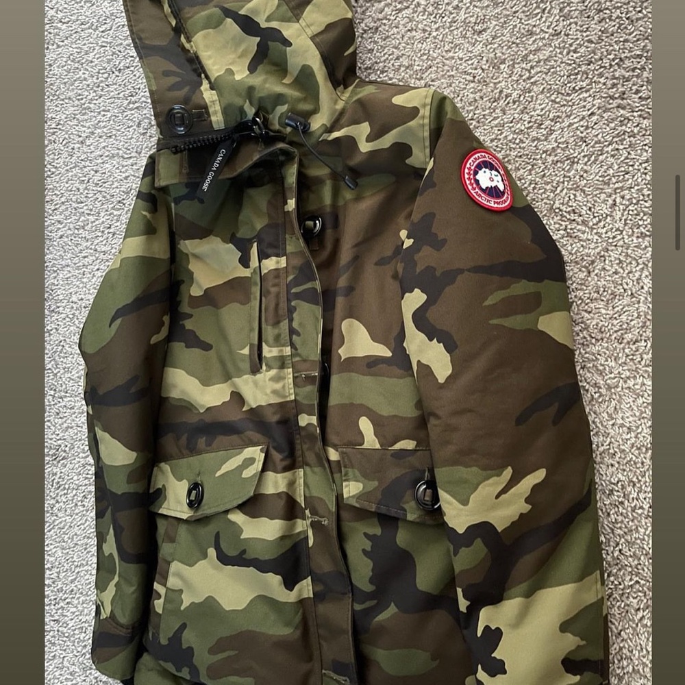 Canada Goose Size Medium///// SOLD SOLD SOLD